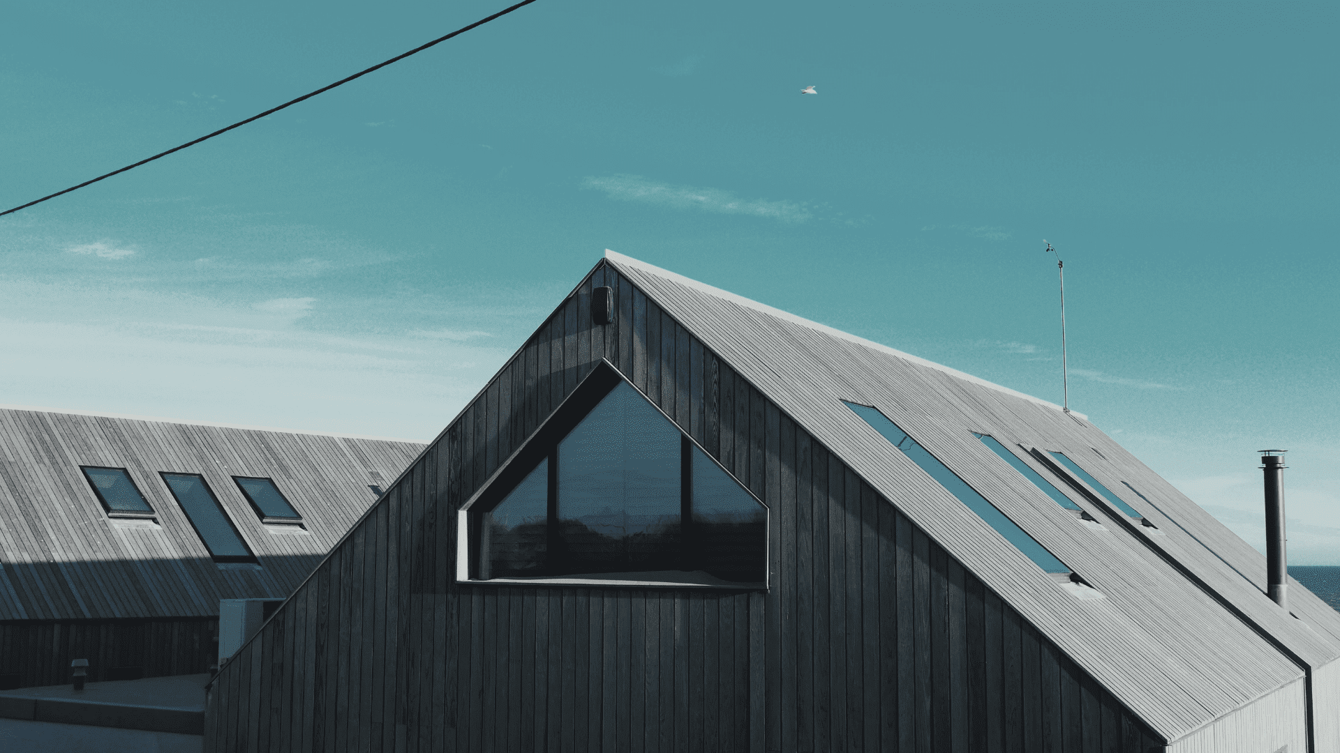 为什么屋顶被设计成三角形？