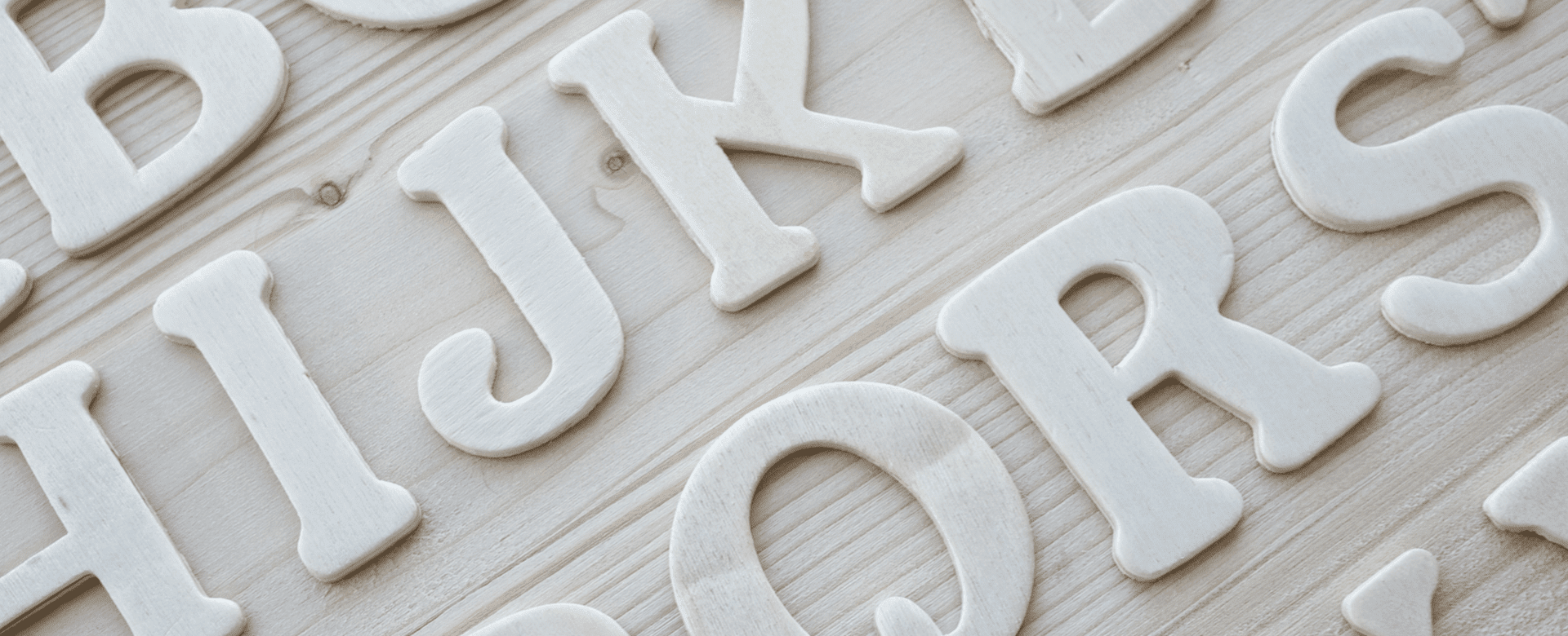 一篇文章带你解读那些设计师常用的英语字体